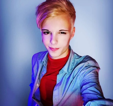 Blonditwink nude star galleries