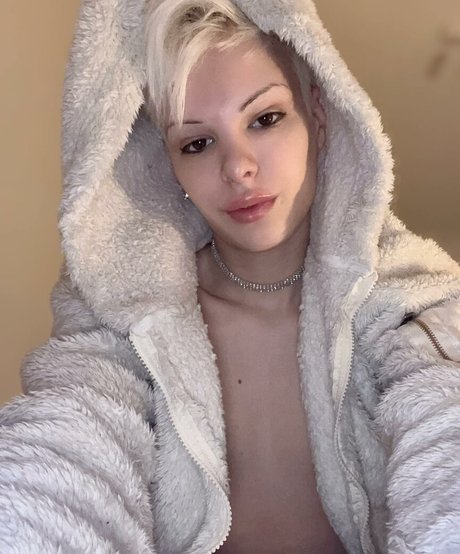 Blonditwink pornstar exclusive picture