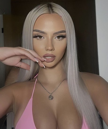 abbeyemx pornstar sexy pic