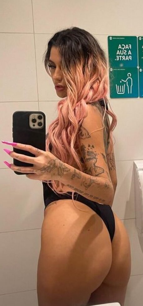 Azzy MC star sex pics