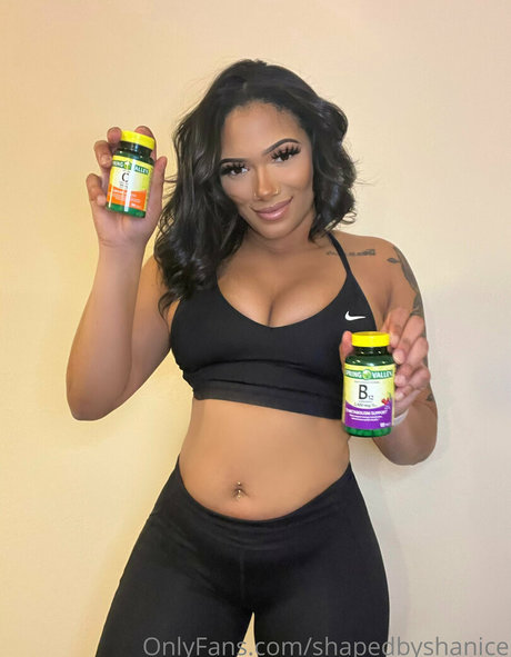 shapedbyshanice adult model image