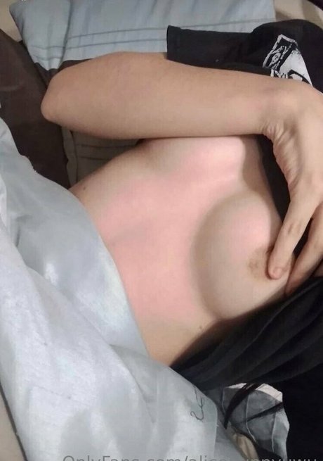 alicebunnyuwu xxx model image