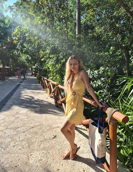 Lilyprosse adult model images