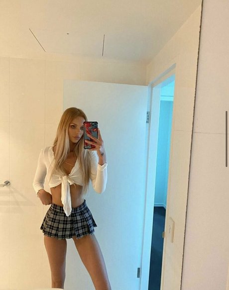 Abby Glasby sex model pics