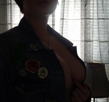 naomistarr perfect star img