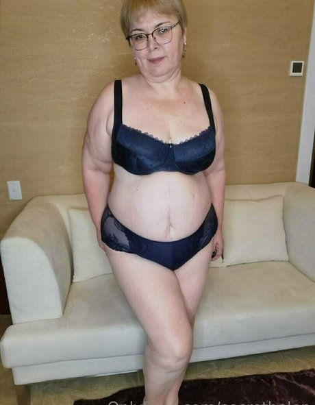 secrethelen model nude image