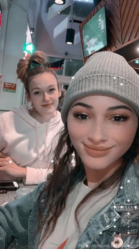 altheaj69 exclusive model image