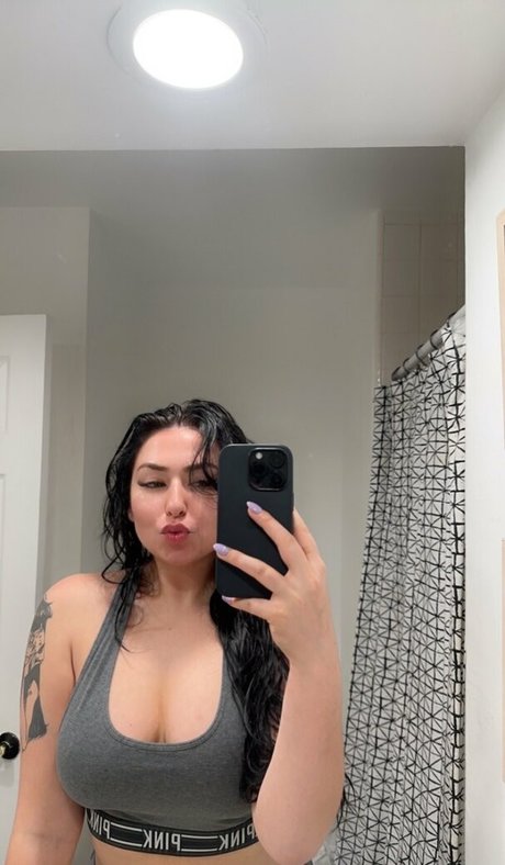 hungry4moore model high quality pictures