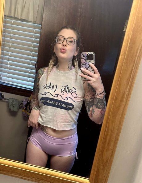 Sarah Karuna Satori star sexy images