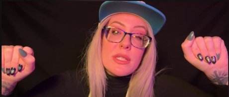 Sarah Karuna Satori nudes model photo