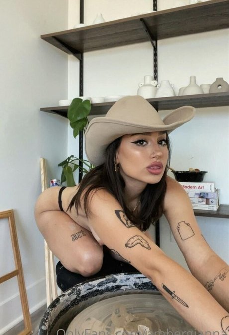 Ambergianna hot pornstar photos