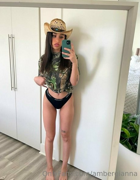 Ambergianna star exclusive gallery