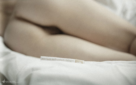 Nujolie nude model picture