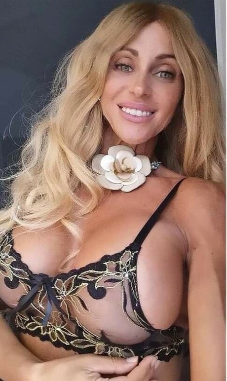 Erme Aprile perfect model gallery