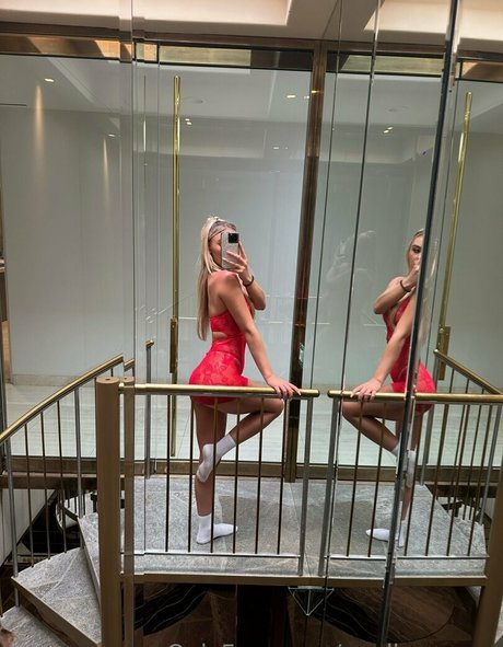 noelleeexoxo pornstar hot photo