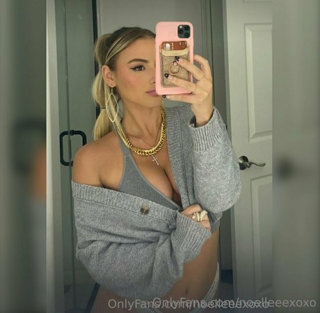 noelleeexoxo sex star photo