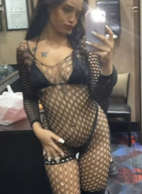 davinatheg model hot photos