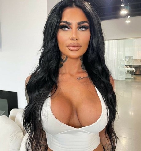 Chansey Brown nude actress archive