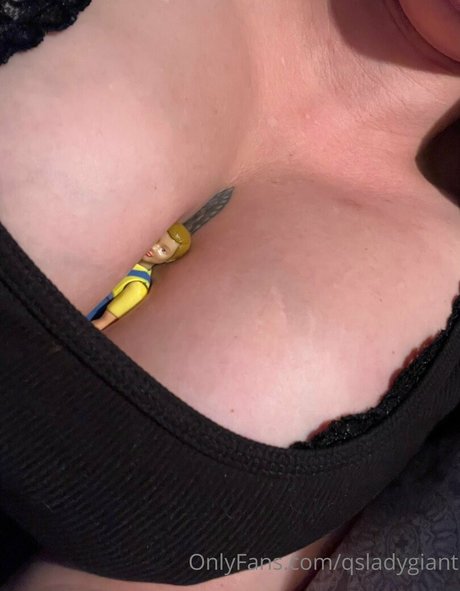 qsladygiant nice model pic