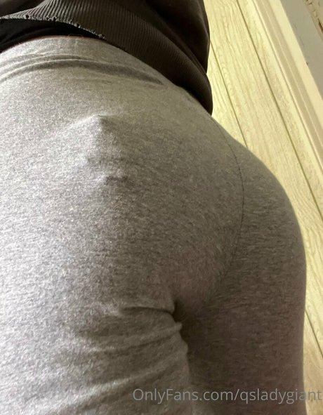 qsladygiant model sexy image