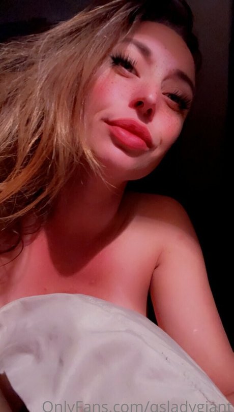 qsladygiant nudes model photos