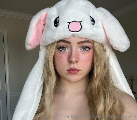 aurorabrookefree star erotic gallery