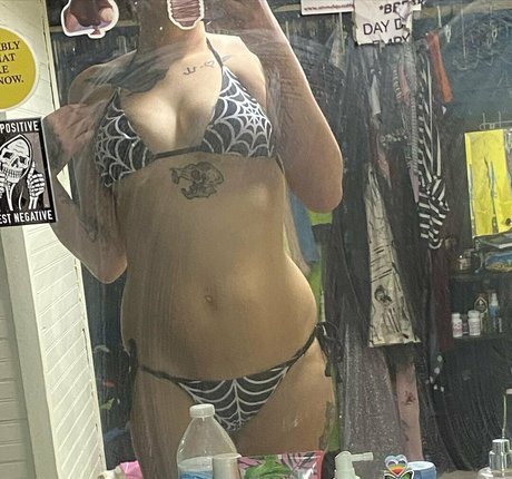 ddisgustingtxre pornstar nude image