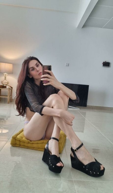 Bambi Hou porn model image