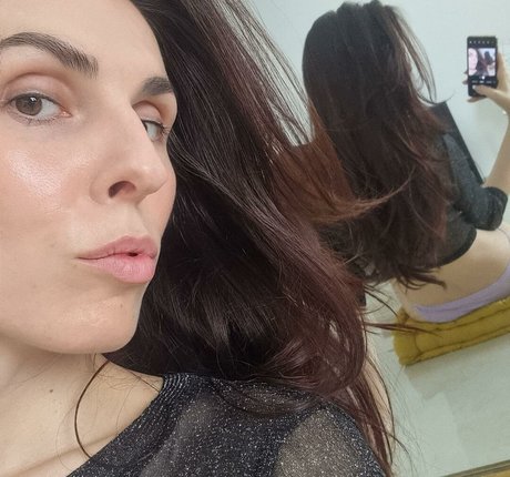 Bambi Hou sex actress pic