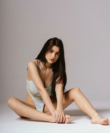 Xlovr pornstar adult gallery