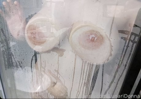LunariDonna star porn photos