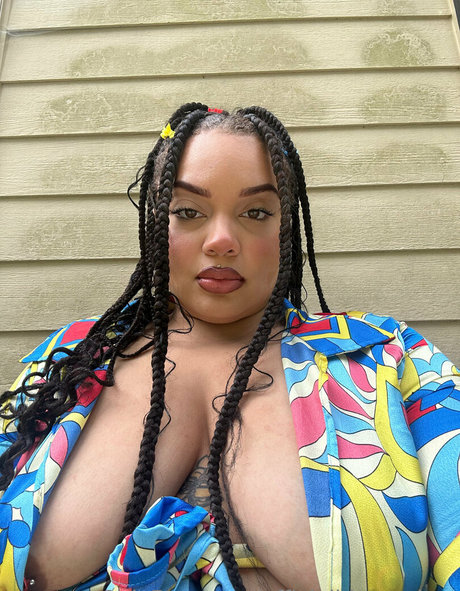 officialhhoneybee pretty pornstar photos