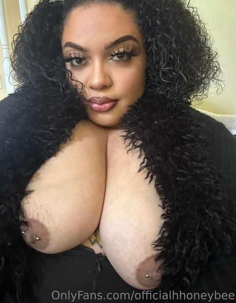 officialhhoneybee model nudes pics