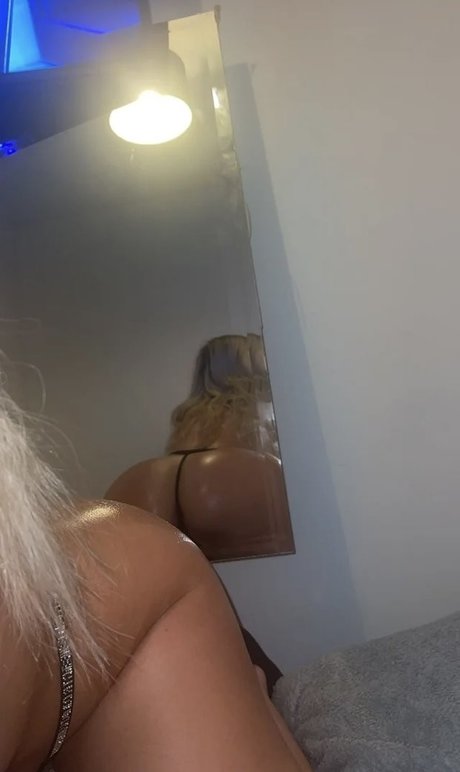 Caitz694 hd pornstar picture