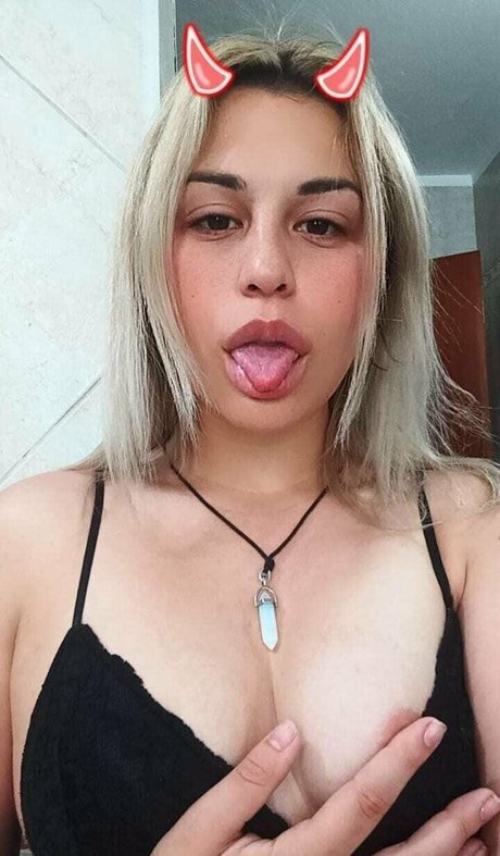 mtutsy art actress photos