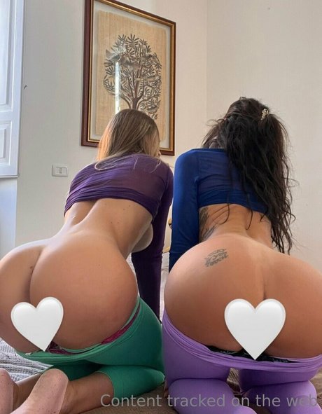 AlexMucci model erotic pic