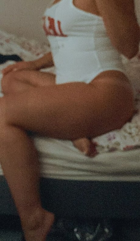 Laura Delaney sexy model image