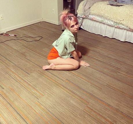 Bonnie Grace model high quality img