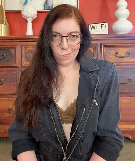 Amanda Golka nice star picture