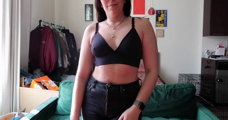 Amanda Golka high quality actress img