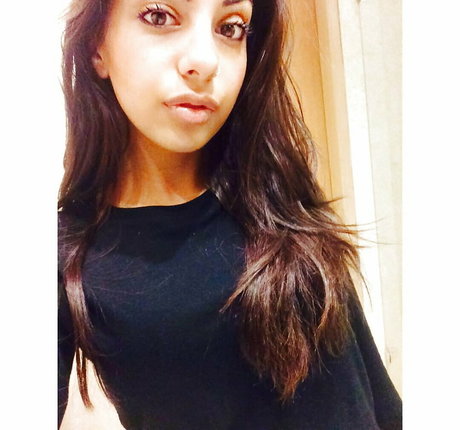 Iman Moosa model top picture