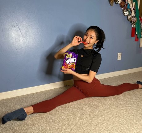 Elena Shinohara pretty model img