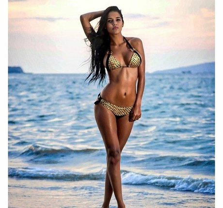 Daniela Baptista top actress pics