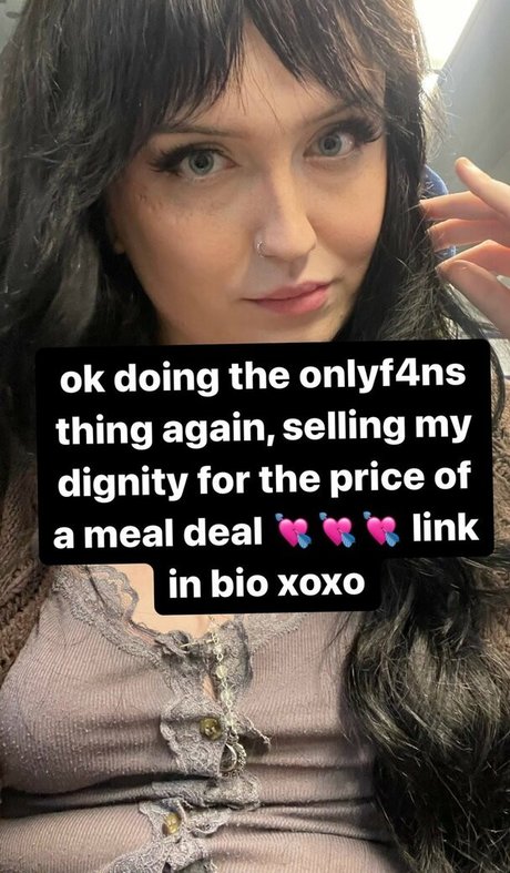 Faye Mikah naked star pictures