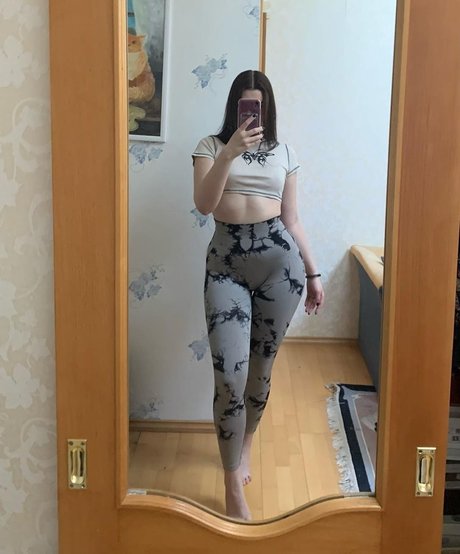 ell8ta star adult pics