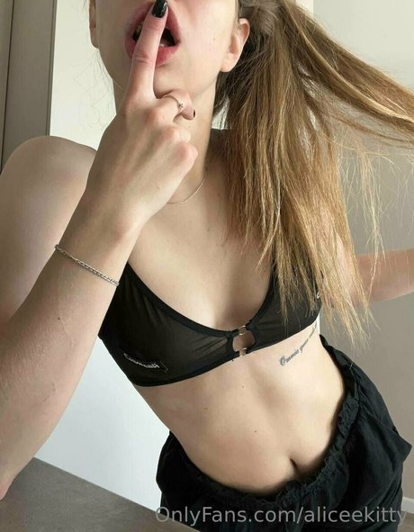 aliceekitty nudes star archive
