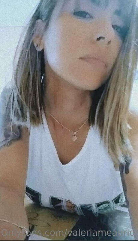 pampi cush model hot pic