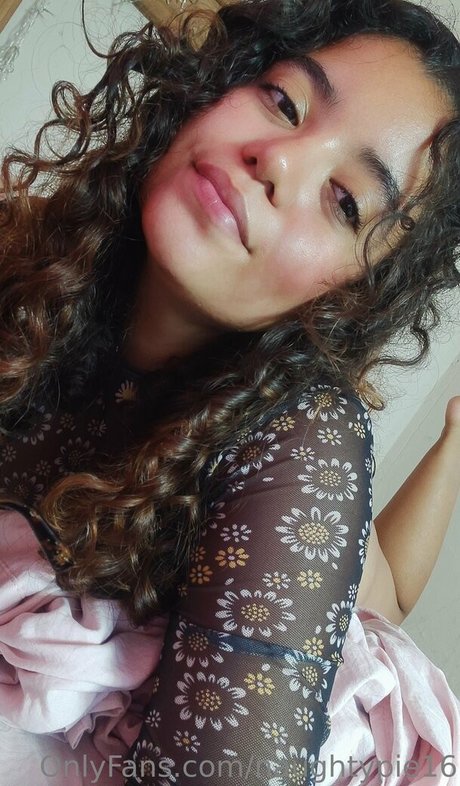 naughtypie16 free model gallery