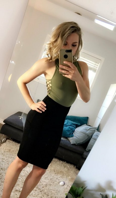 pregnantcaireen pornstar image