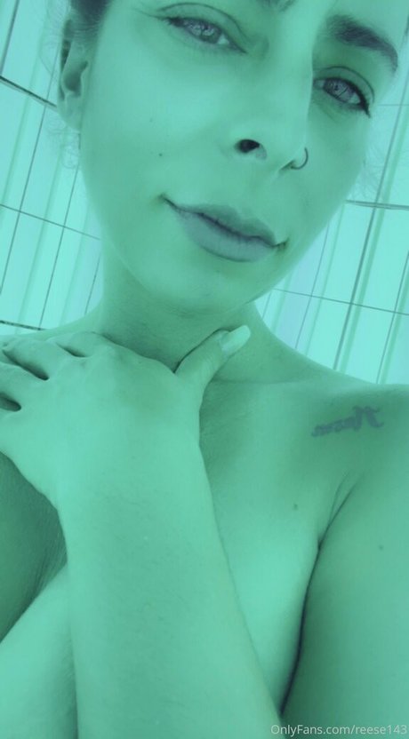 reese143 star hot picture